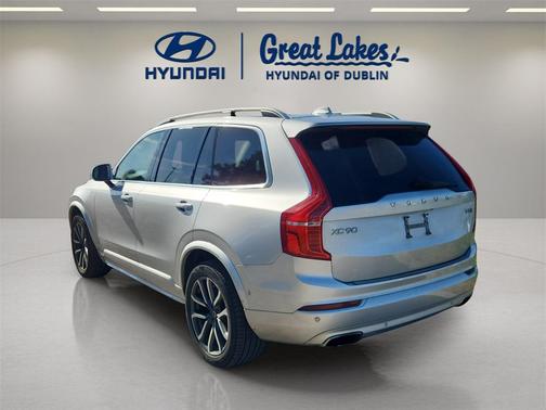 2019 Volvo XC90 T6 Momentum