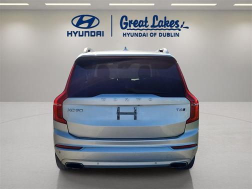 2019 Volvo XC90 T6 Momentum