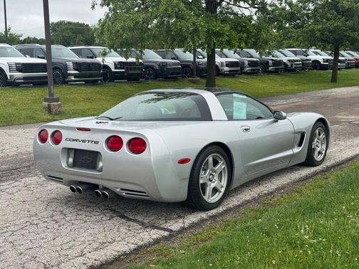 Sebring Silver Metallic 1998 Chevrolet Corvette Base