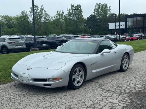 Sebring Silver Metallic 1998 Chevrolet Corvette Base