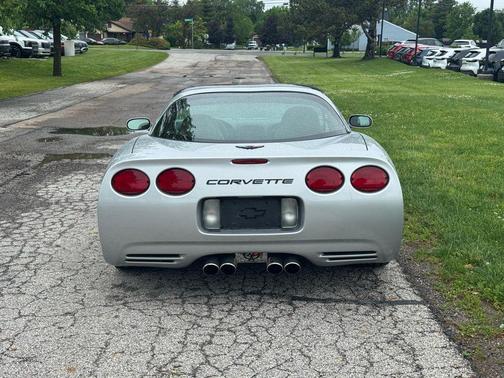 Sebring Silver Metallic 1998 Chevrolet Corvette Base
