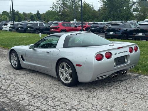 Sebring Silver Metallic 1998 Chevrolet Corvette Base