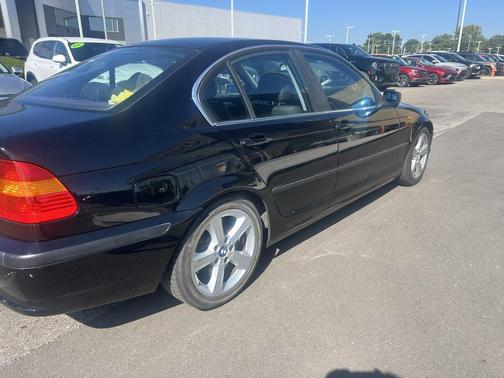 2004 BMW 330 330i