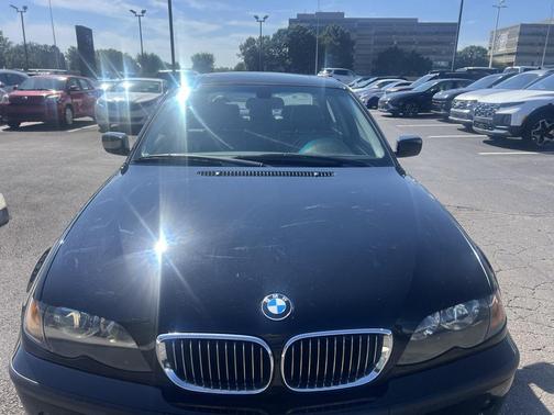 2004 BMW 330 330i