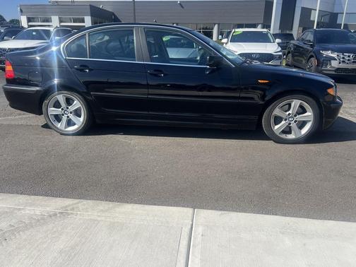 2004 BMW 330 330i