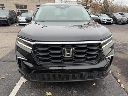 2023 Honda Pilot AWD LX