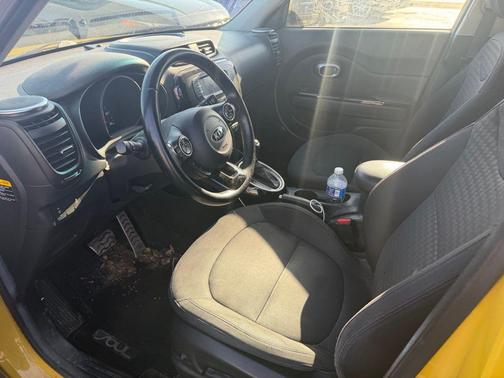 Solar Yellow 2015 Kia Soul Base