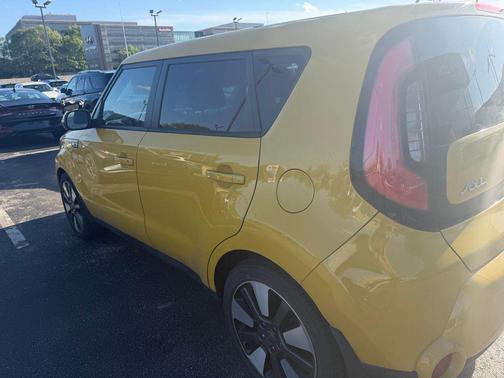Solar Yellow 2015 Kia Soul Base
