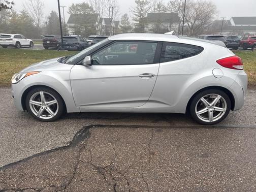 2016 Hyundai Veloster Base