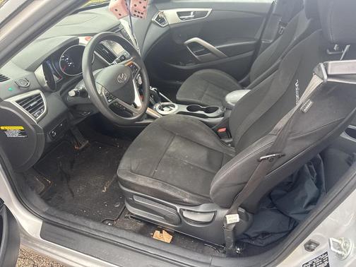 2016 Hyundai Veloster Base