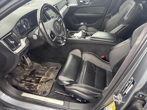 2019 Volvo S60 T6 R-Design