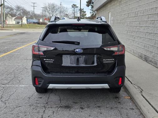 2022 Subaru Outback Touring XT