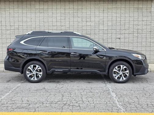 2022 Subaru Outback Touring XT