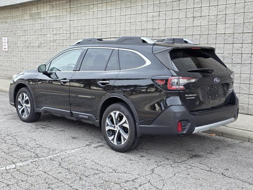 2022 Subaru Outback Touring XT