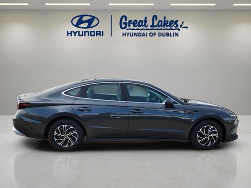 2026 Hyundai SONATA Hybrid Base