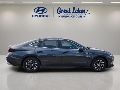 2026 Hyundai SONATA Hybrid Base