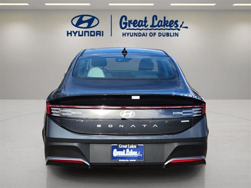 2026 Hyundai SONATA Hybrid Base