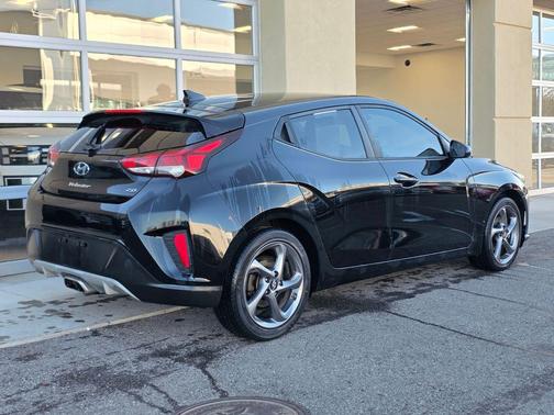 2019 Hyundai Veloster 2