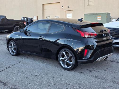 2019 Hyundai Veloster 2