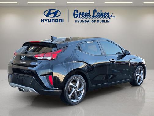2019 Hyundai Veloster 2