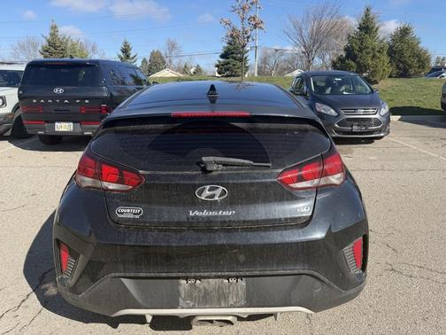 2019 Hyundai Veloster 2