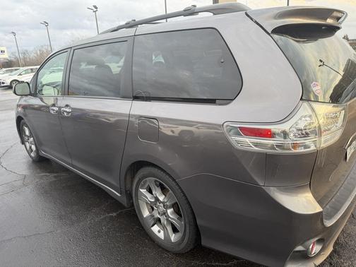 2014 Toyota Sienna SE