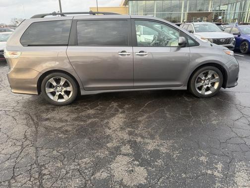 2014 Toyota Sienna SE