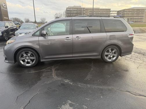2014 Toyota Sienna SE