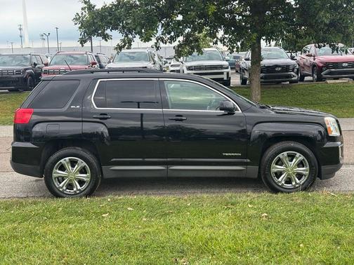 Onyx Black 2017 GMC Terrain SLE-2