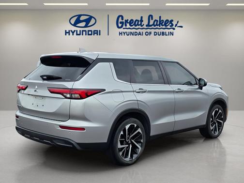 Alloy Silver Metallic 2022 Mitsubishi Outlander ES 2.5 S-AWC