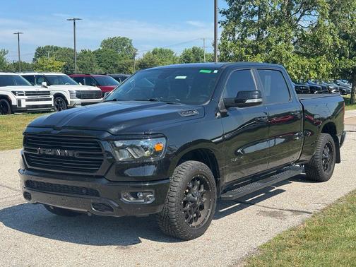 Diamond Black Crystal Pearlcoat 2021 RAM 1500 Big Horn/Lone Star