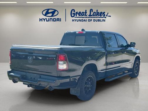 Diamond Black Crystal Pearlcoat 2021 RAM 1500 Big Horn/Lone Star