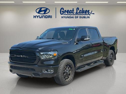 Diamond Black Crystal Pearlcoat 2021 RAM 1500 Big Horn/Lone Star