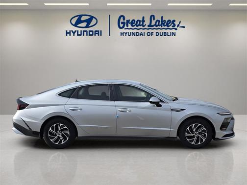 2026 Hyundai SONATA Hybrid Base