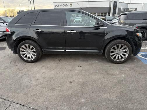 2013 Lincoln MKX Base