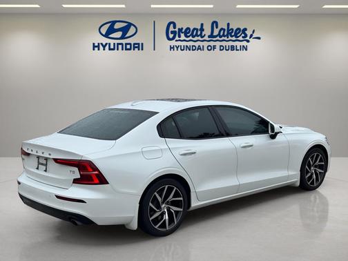 2020 Volvo S60 T5 Momentum