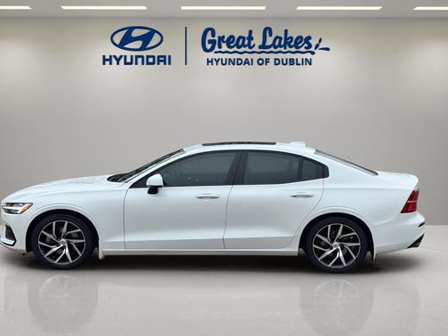 2020 Volvo S60 T5 Momentum