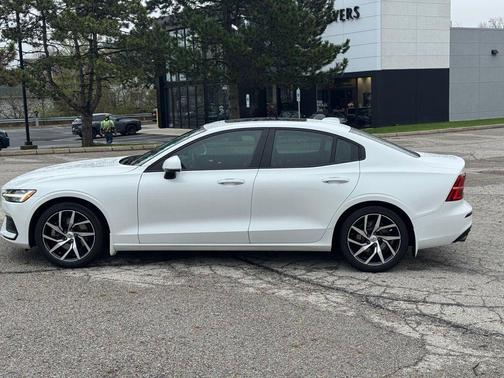 2020 Volvo S60 T5 Momentum
