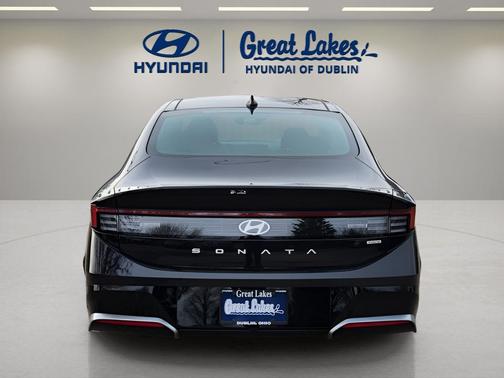 2026 Hyundai SONATA Hybrid SE