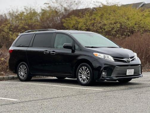 2018 Toyota Sienna Limited Premium