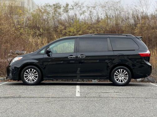 2018 Toyota Sienna Limited Premium