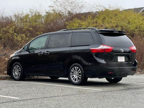 2018 Toyota Sienna Limited Premium