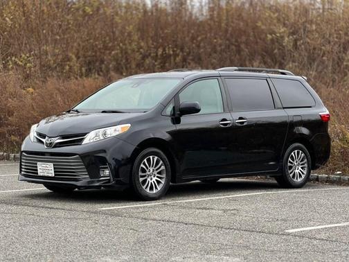 2018 Toyota Sienna Limited Premium