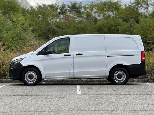 2021 Mercedes-Benz Metris Base