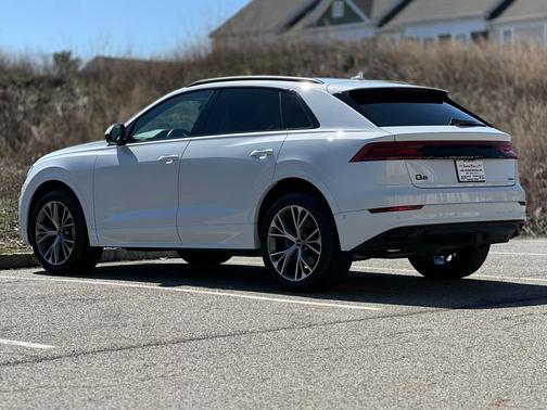 2021 Audi Q8 55 Premium