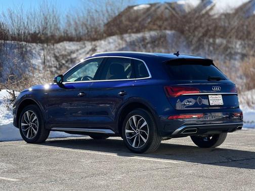 2022 Audi Q5 45 S line Premium Plus