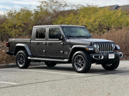 2022 Jeep Gladiator Overland