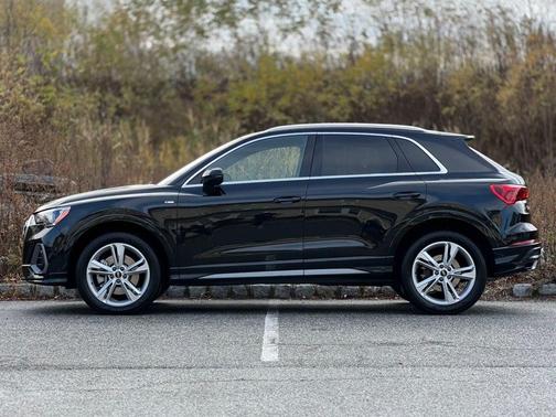 2021 Audi Q3 45 S line Premium