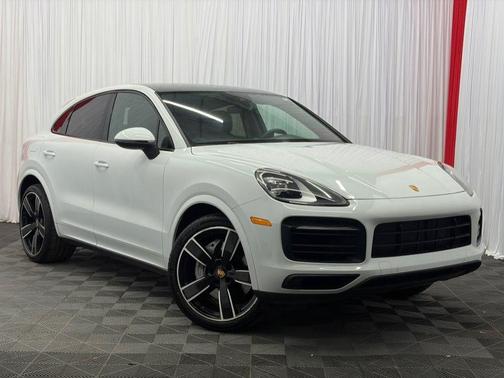 Carrara White Metallic 2022 Porsche Cayenne Platinum Edition