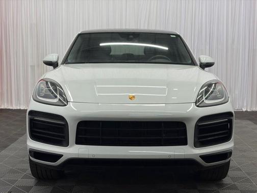 Carrara White Metallic 2022 Porsche Cayenne Platinum Edition